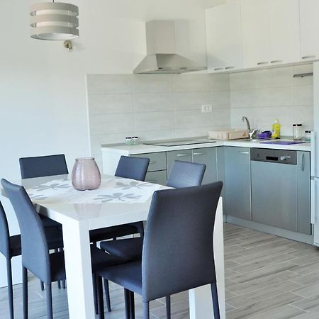 Apartments Zora Рогозница Экстерьер фото