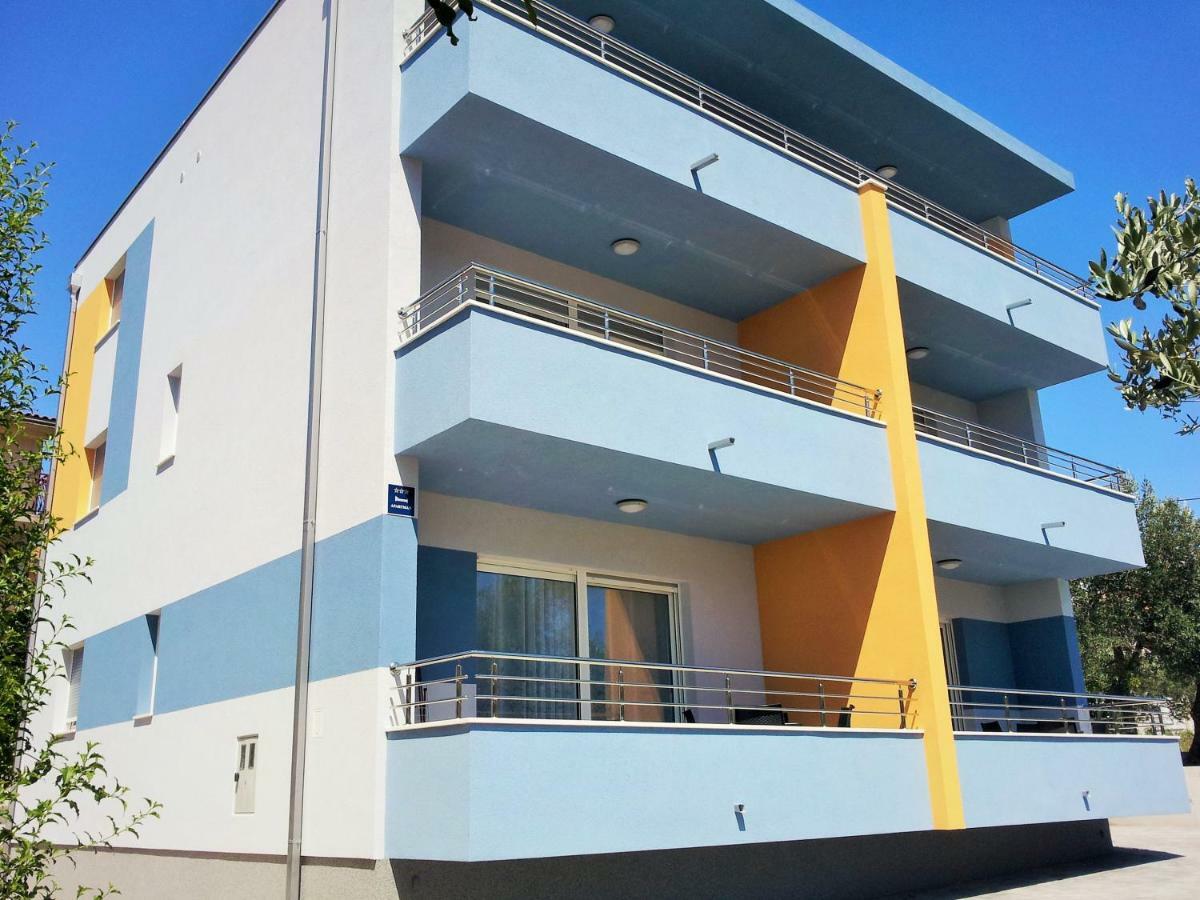 Apartments Zora Рогозница Экстерьер фото